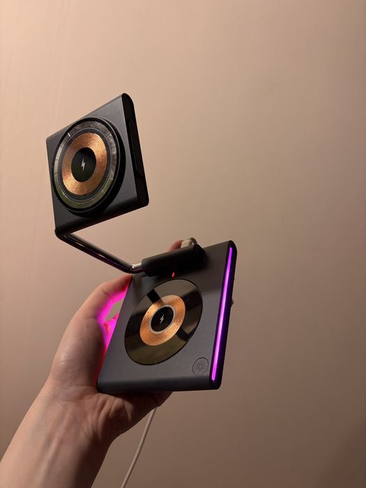 Безпровідна зарядка WIWU 3 в 1 Wi-W023 для iPhone Apple Watch AirPods