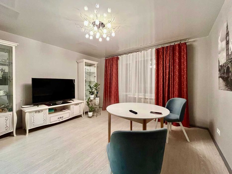 ПРОДАЖ укомплектованої 3-кімнатної квартири в Центрі (Держ.програми)