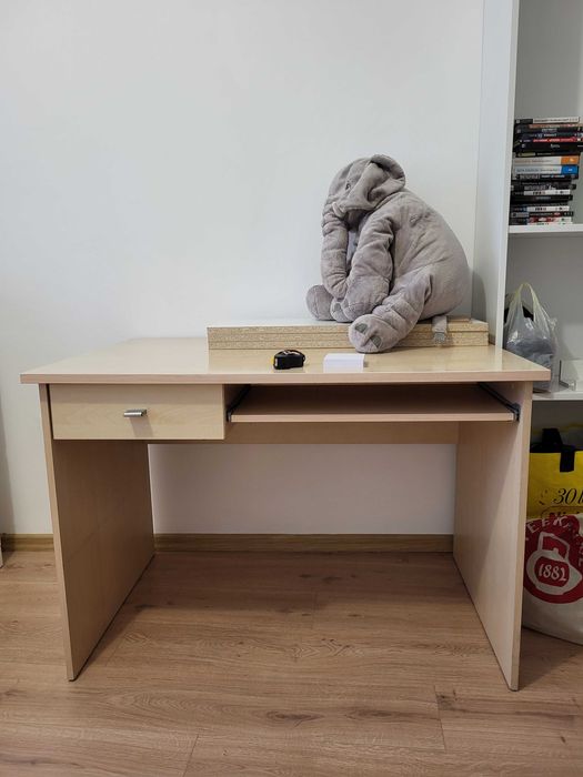 Biurko młodzieżowe. Stabilne!