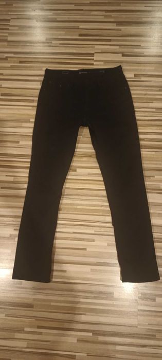 Spodnie damskie Levis czarne rozm 31