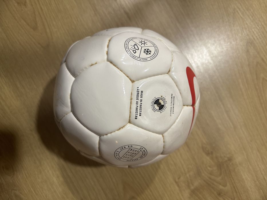 Bola Nike Geo Sparta assinada