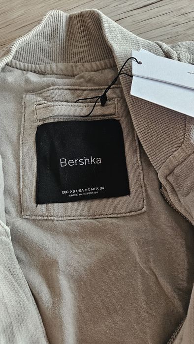 Kurtko-Bluza Bershka XS /S nowa
