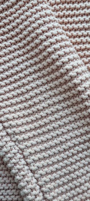 Gruby zimowy sweter marki Zara