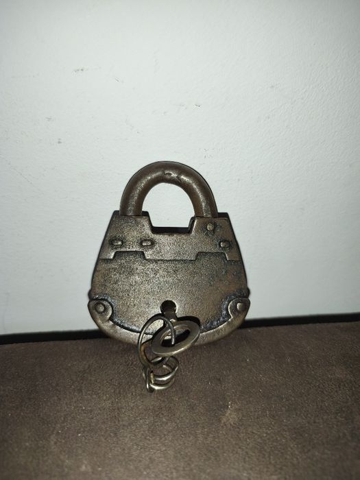 Unikatowa Stara Żeliwna Kłódka zabytkową Sprawna
