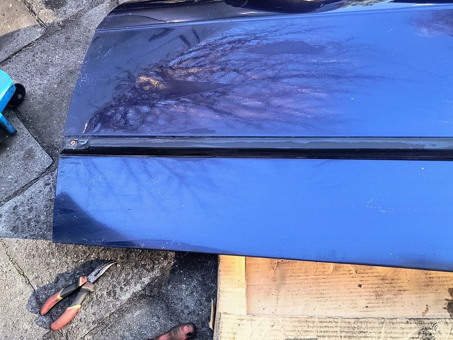 BMW E36 sedan drzwi Montrealblau Atlantisblau Cosmosschwarz