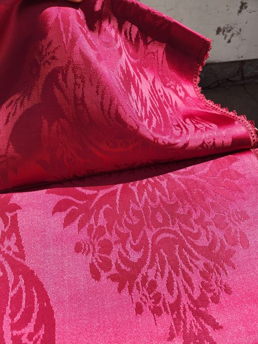 Colcha de cama com fio de seda vermelho tinto
