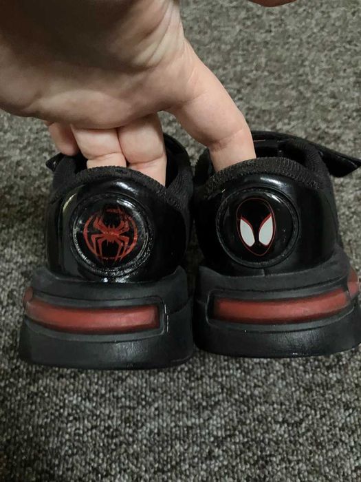 Продам кросівки Adidas Spiderman, розмір 28
