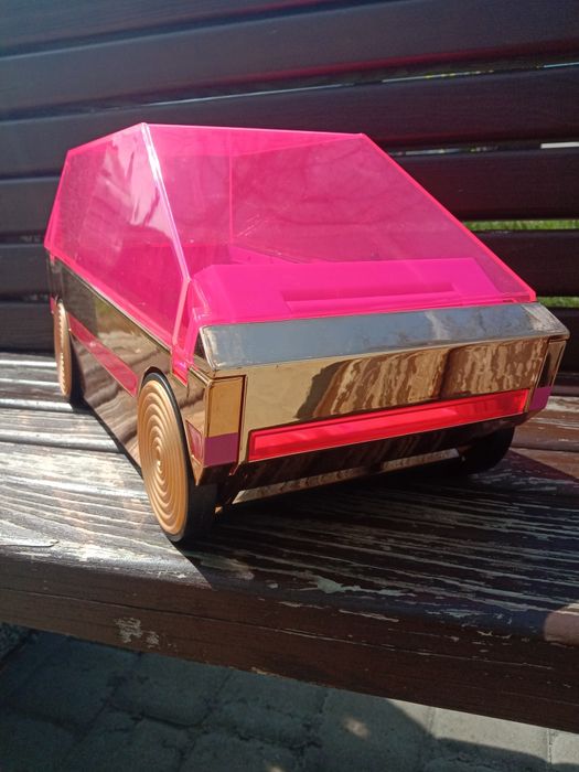 Машина дитяча ярка дизайнерська велика як коробка