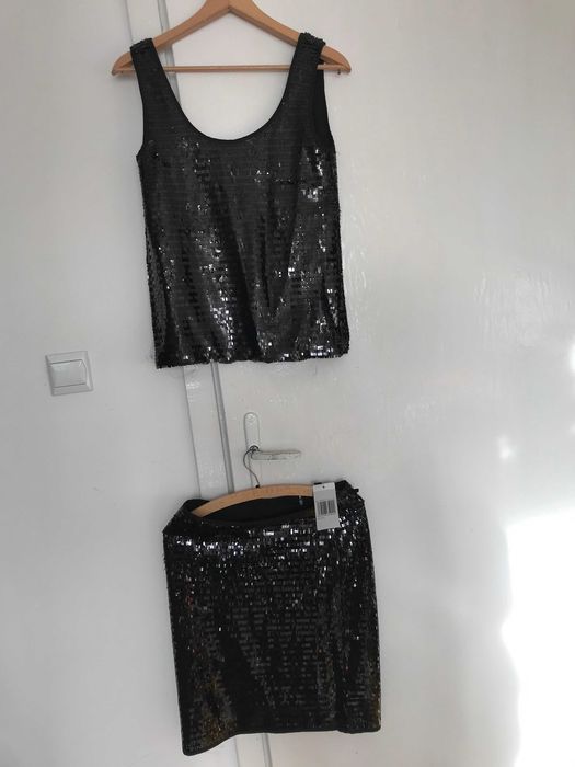 Czarny komplet z jetów na wieczorowe wyjście