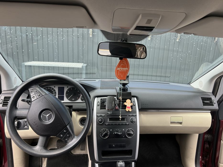 Продам авто Mercedes b150 автомат