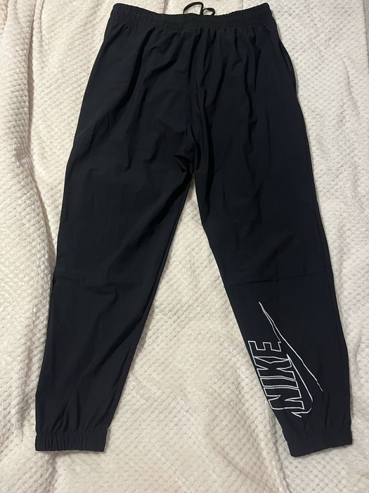 Шнати nike dri-fit