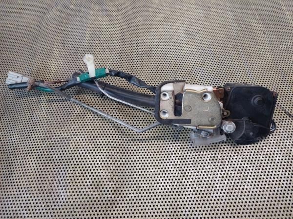 Fechadura / fecho porta frente esquerdo ROVER 45 Hatch (RT)