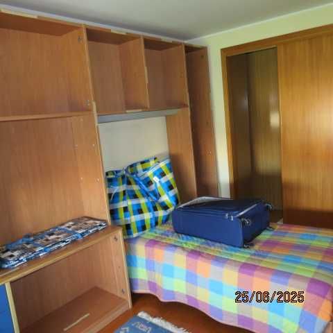 Mobiliário de quarto de solteiro/ estudante