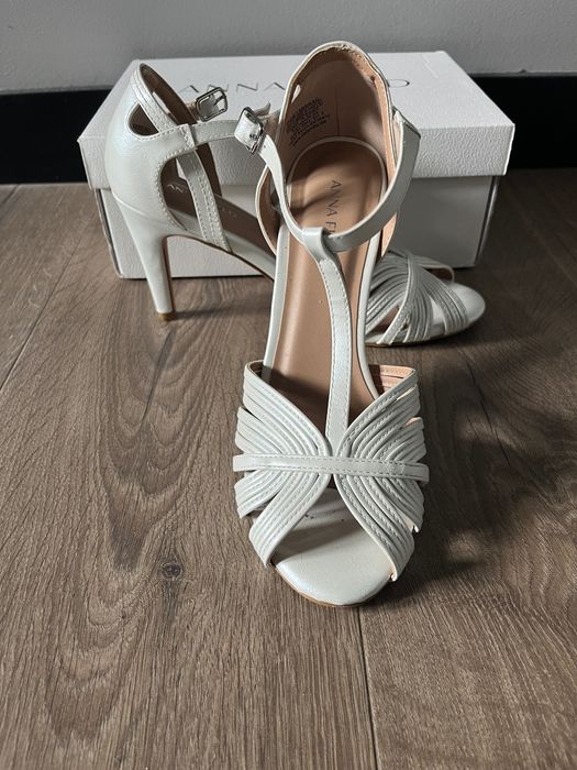 Buty ślubne białe