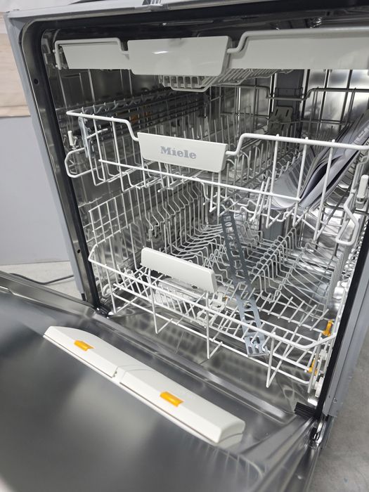 Нова посудомийна машина 81 см Miele  A+++ супер економічна  низька