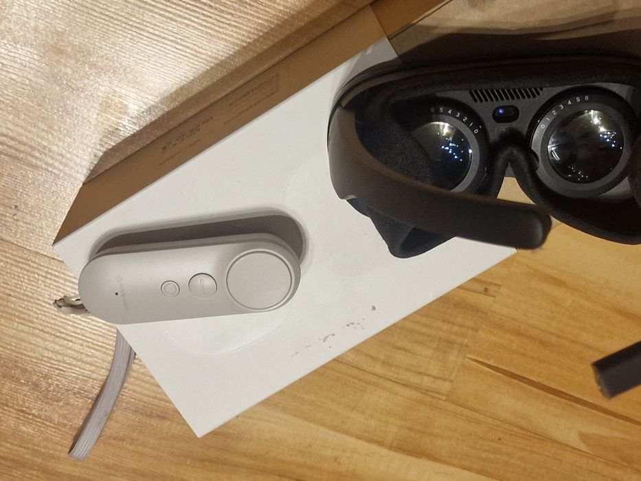 Okulary podróżne VR HTC VIVE FLOW plus oryginalny kontroler HTC