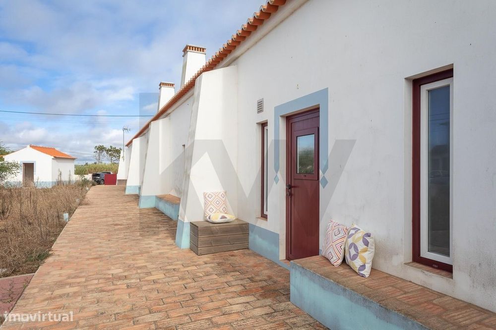 Moradia T1+1 com Mezzanine, Estacionamento e Quintal Comum | Cavaleiro