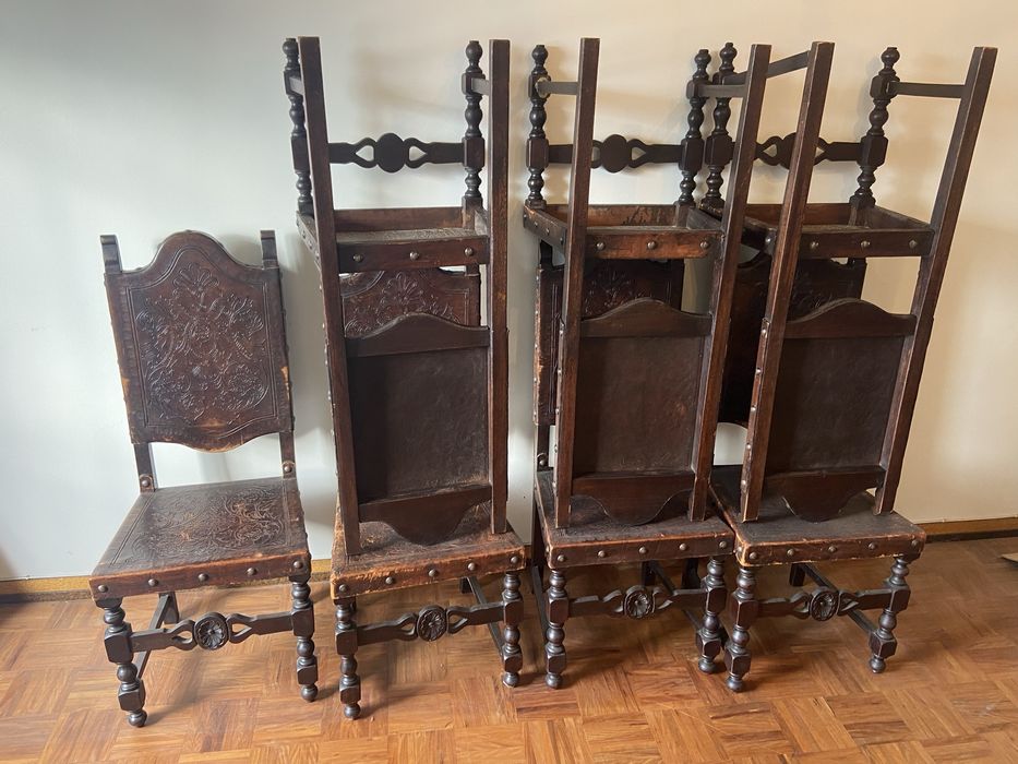 Cadeiras de mesa de jantat antigas