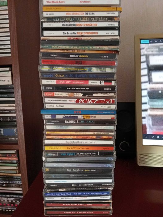 Centenas de CDs de música portuguesa e lusófona (G-J)