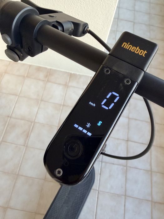 Ninebot E‑Scooter Max G2 D (Preto)