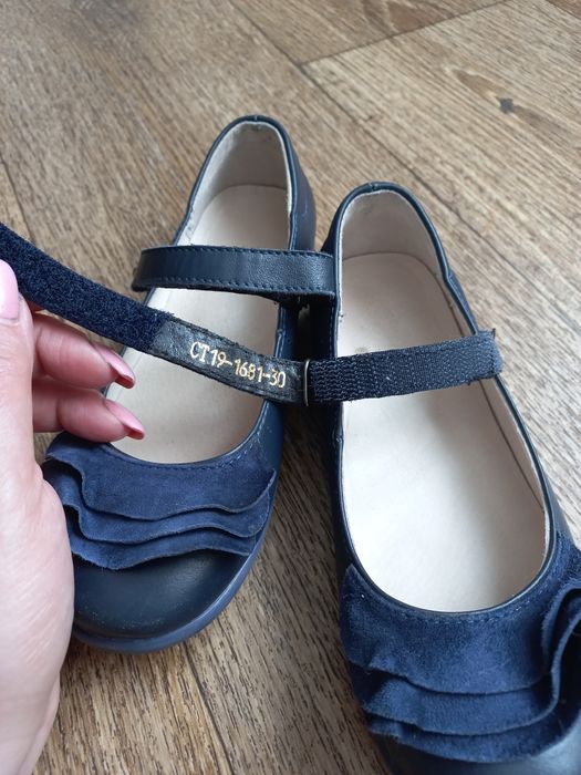 Фірмові кожані туфлі р.30, 19см.