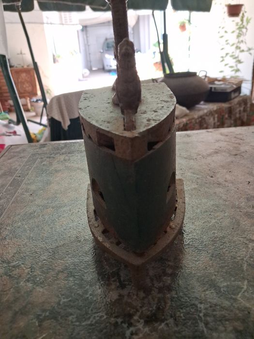 Ferro antigo , oliva  português