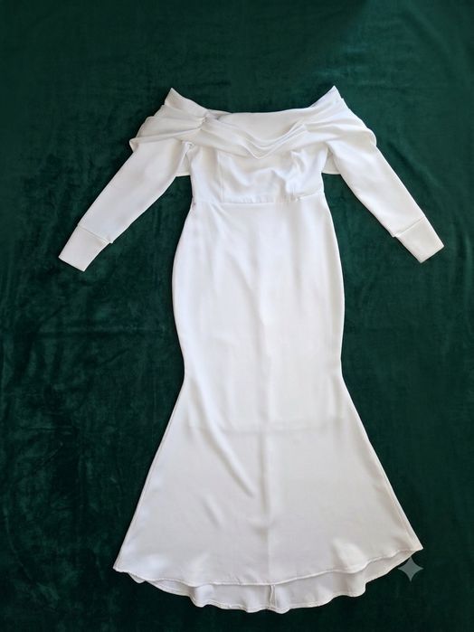 Piękna, elegancka suknia ślubna z trenem XL