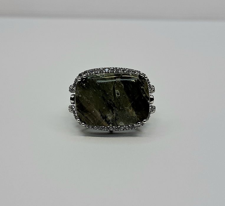 Серебряное кольцо 925 пробы с Серафинитом