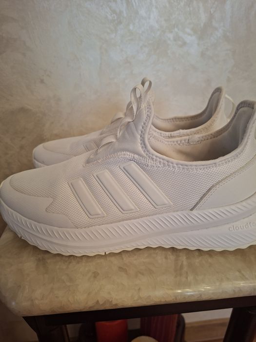 Жіночі кросівки adidas
