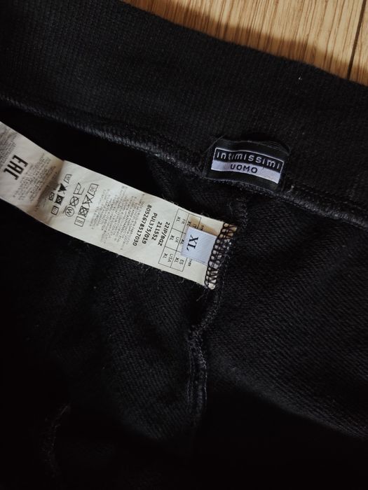 Joggersy Intimissimi Uomo x Chicago Bulls | Czarne z lampasami