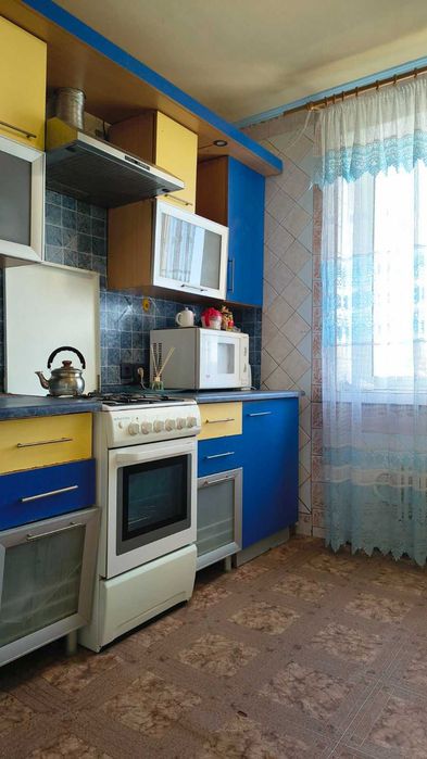 Продам 3 квартиру на  Алексеевке ул. Алексеевская кирпичный дом газ 70 метров