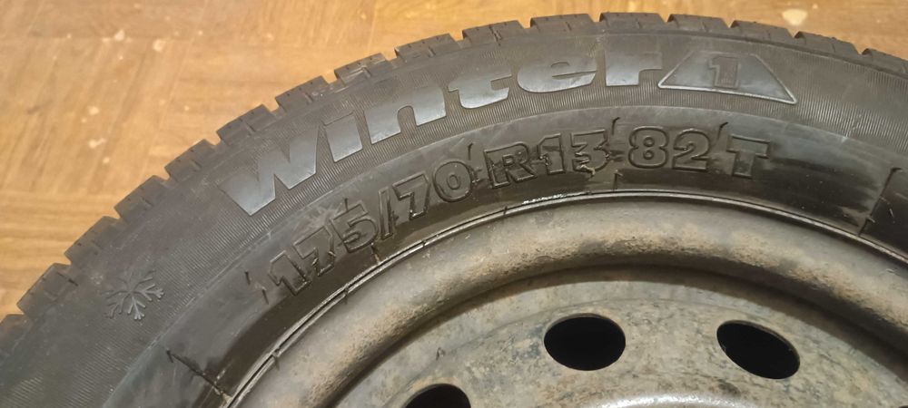 Продам зимові шини на дисках r13