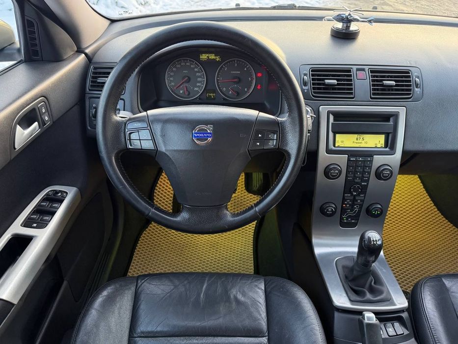 Volvo v50, 2006 року, 1.6 дизель, механіка, 274т.км.
Надійний дизельни