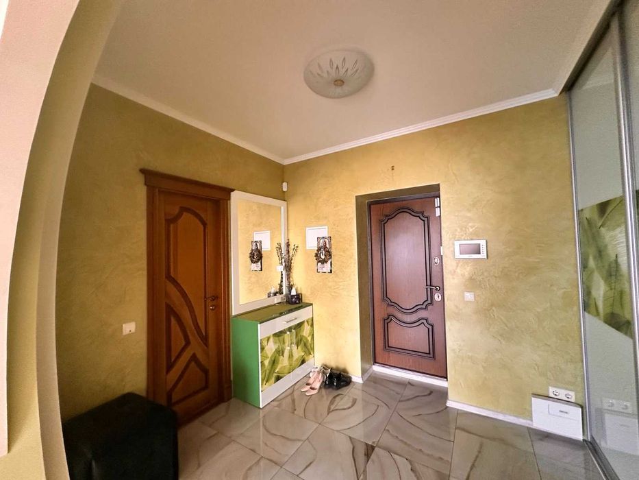 Продам 3 кімнатну квартиру