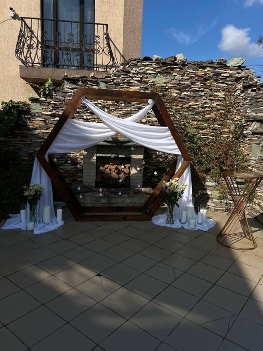 Арка для фотозони, весілля