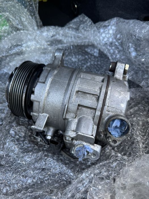 Компресор кондиціонера BMW 7SBU17A