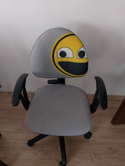 Fotelik obrotowy do biurka dla dziecka od 3  do 10 lat