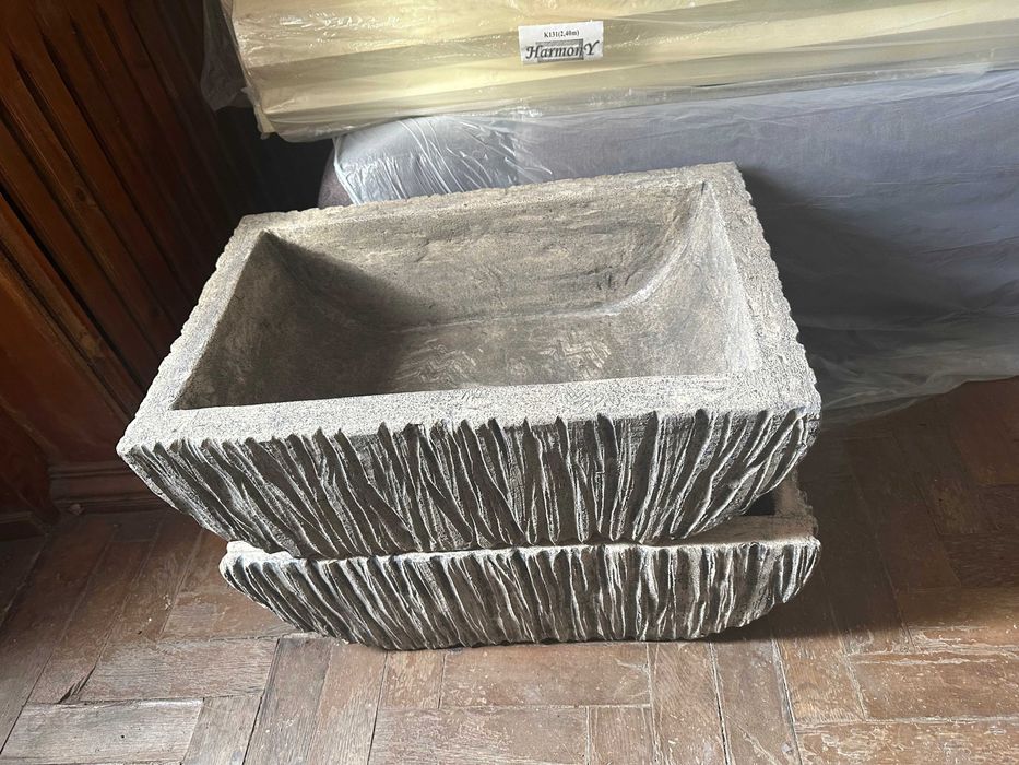 Продам бетонную вазу