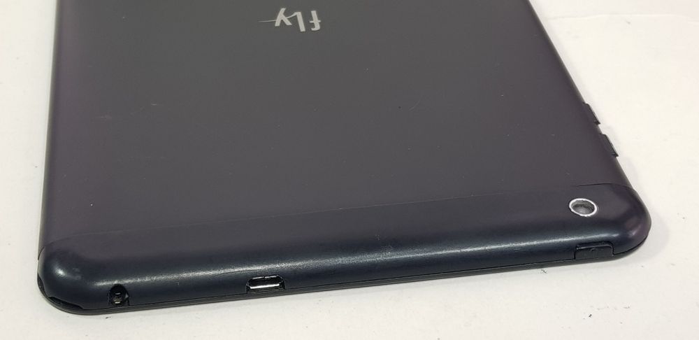 Планшет Fly Flylife Connect 7.85 3G Slim