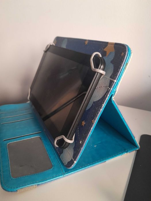 Tablet a funcionar com capa424681405542584321