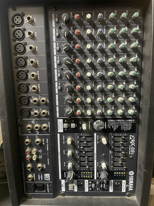 Yamaha emx88s com saco de transporte