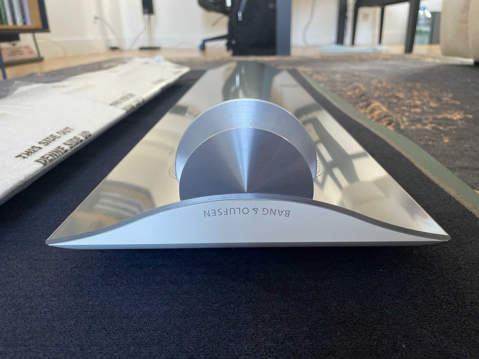 Bang & Olufsen BeoLab 12-3 – Com Stands de chão e Suportes de parede