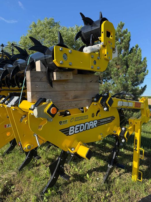 BEDNAR Terraland TN4000 HD9R Pług dłutowy od ręki 2026