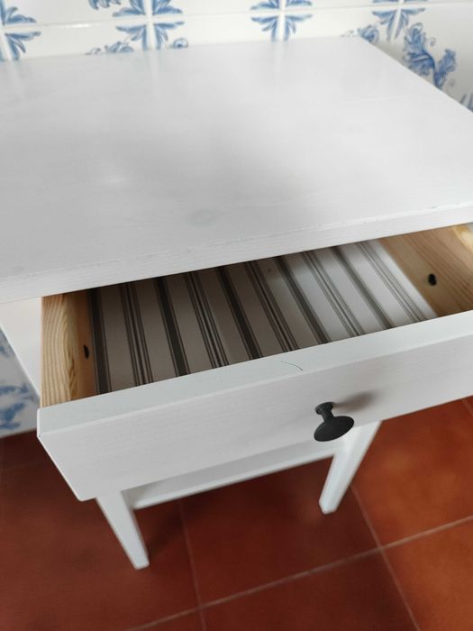 Mesa de Cabeceira IKEA HEMNES – Branca