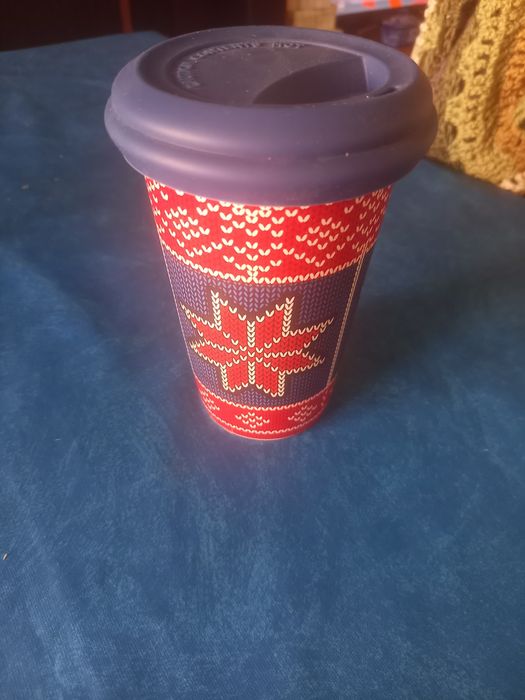 Copo de loica com tampa