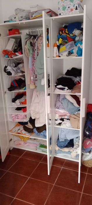 Armário branco IKEA