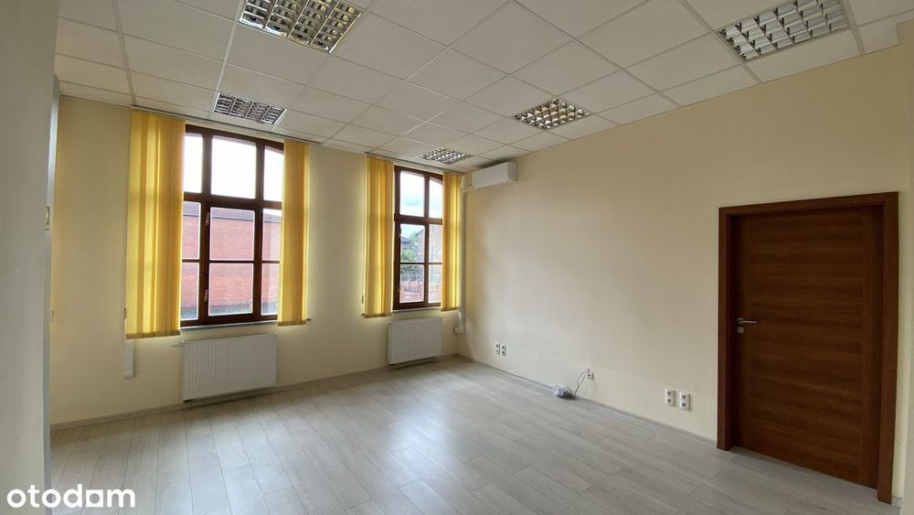 Biuro 28m2   Parking  Klimatyzacja