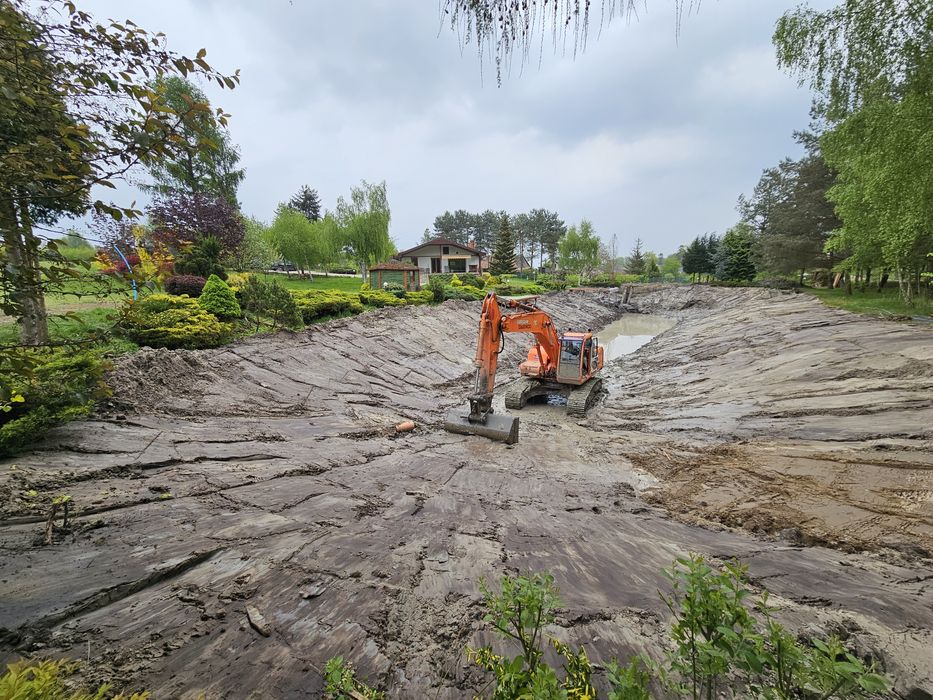 Usługi koparką gąsienicowa ,koparką-koparko ładowarka,wykopy ,kopanie