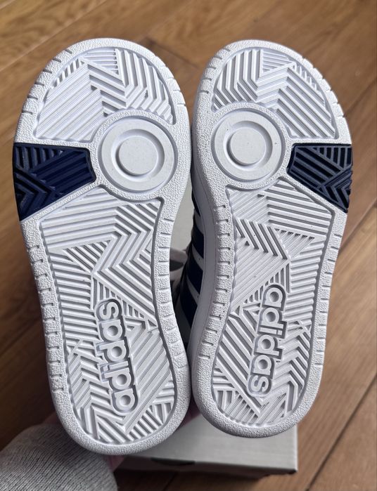 Кросівки дитячі adidas hoops 3.0 mid k 30р