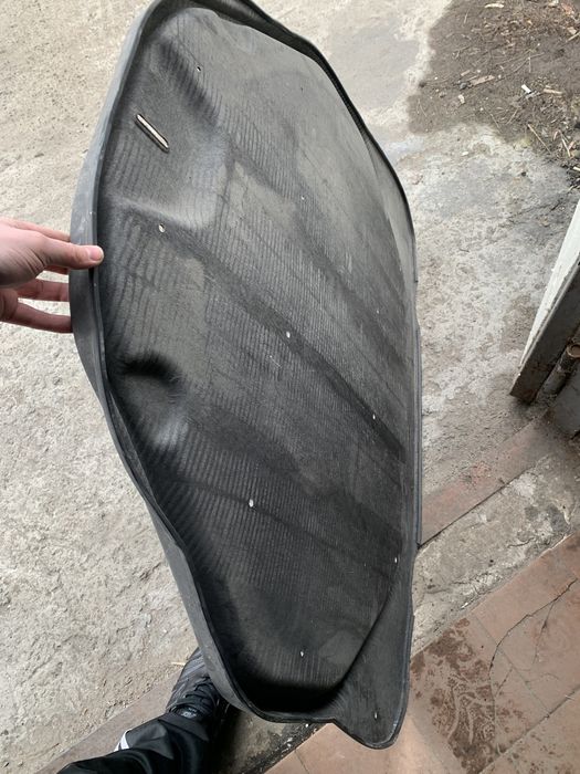 Під капотний пластик , накладка МS до рест